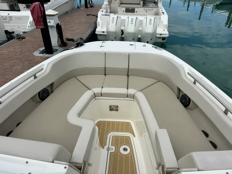 Slide: The Image of Boston Whaler 320 VANTAGE 2017 - 24
