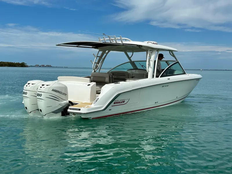 Slide: The Image of Boston Whaler 320 VANTAGE 2017 - 3
