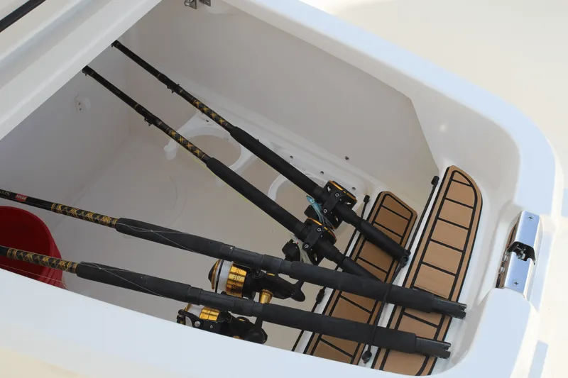 Slide: The Image of Boston Whaler 280 Outrage 2026 - 116