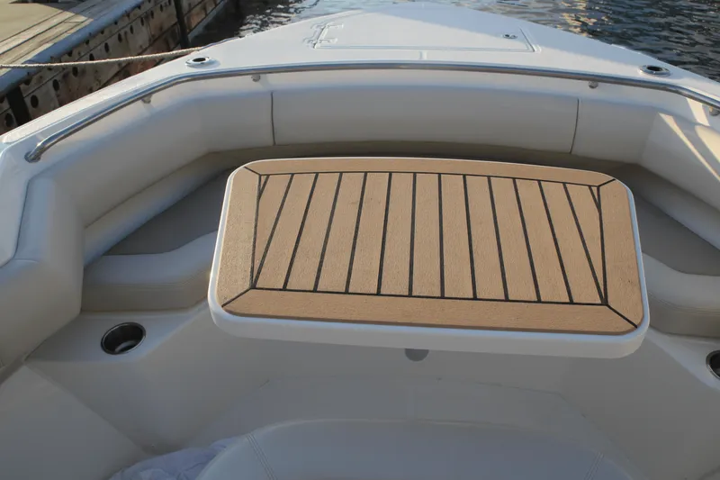 Slide: The Image of Boston Whaler 280 Outrage 2026 - 166