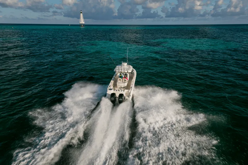 Slide: The Image of Boston Whaler 280 Outrage 2026 - 49