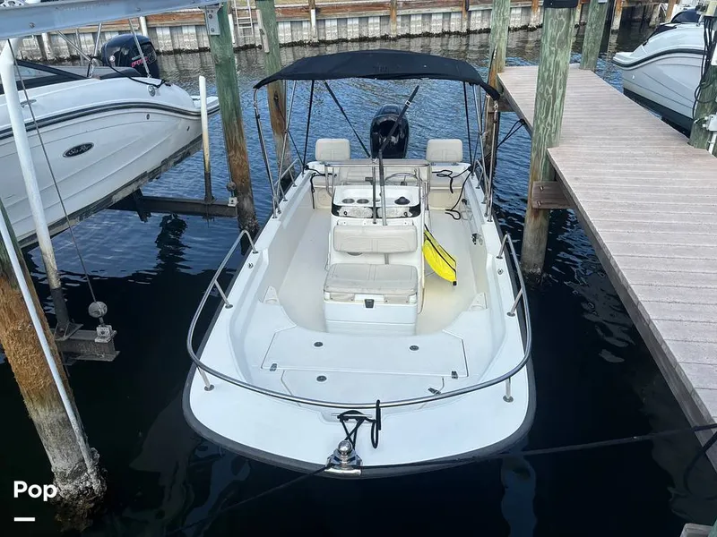 Slide: The Image of Boston Whaler 170 Montauk 2022 - 16179431