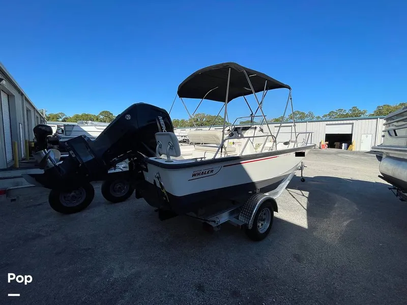 Slide: The Image of Boston Whaler 170 Montauk 2022 - 16207142