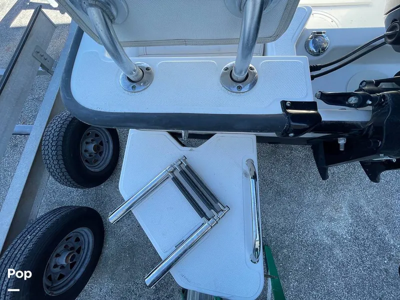 Slide: The Image of Boston Whaler 170 Montauk 2022 - 16207147