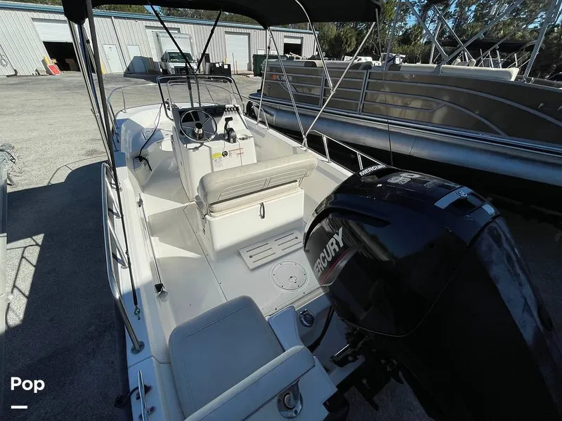 Slide: The Image of Boston Whaler 170 Montauk 2022 - 16207148