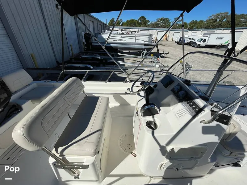 Slide: The Image of Boston Whaler 170 Montauk 2022 - 16207124