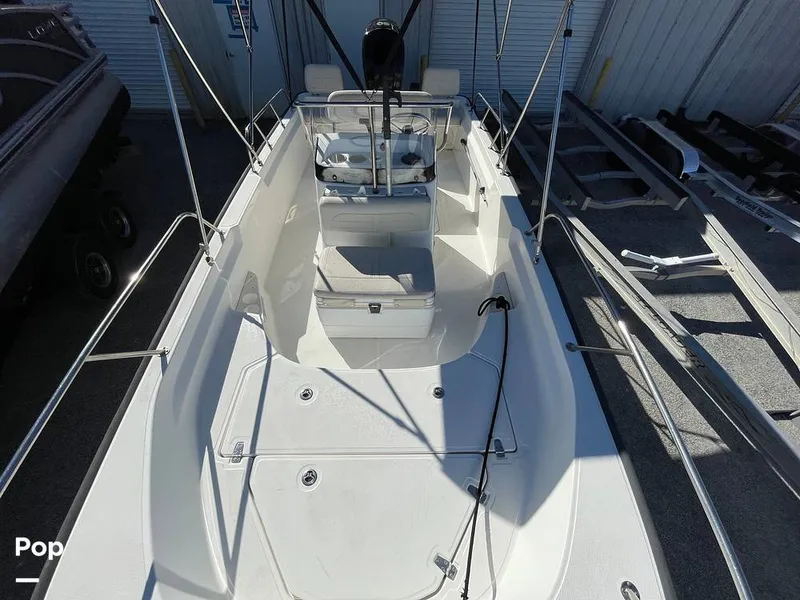 Slide: The Image of Boston Whaler 170 Montauk 2022 - 16207173