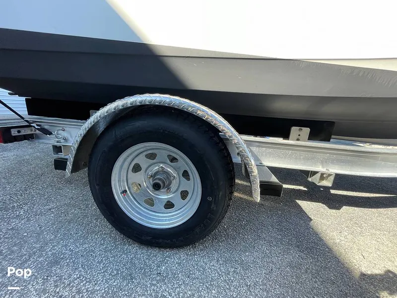 Slide: The Image of Boston Whaler 170 Montauk 2022 - 16207139