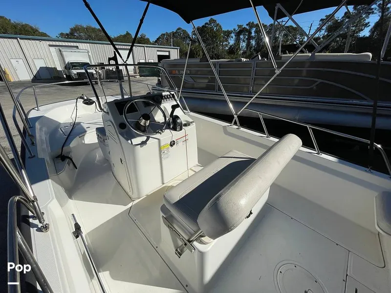 Slide: The Image of Boston Whaler 170 Montauk 2022 - 16207153