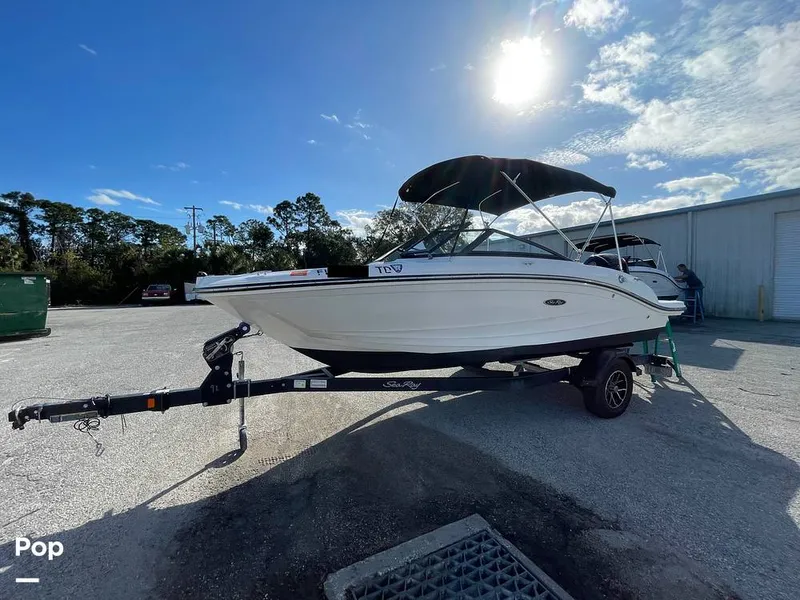 Slide: The Image of Sea Ray SPX 190 2022 - 16192625