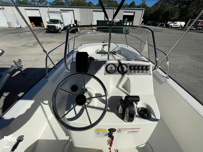 Slide: The Image of Boston Whaler 170 Montauk 2022 - 16207038