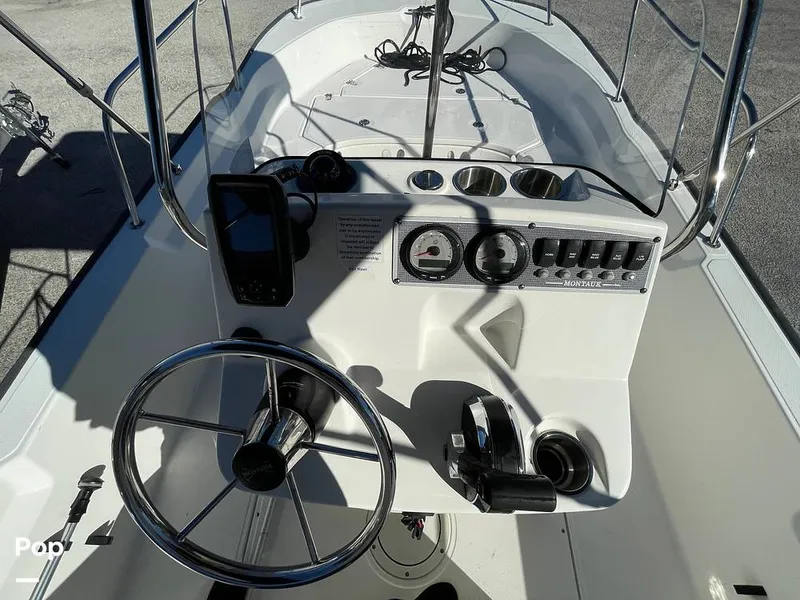 Slide: The Image of Boston Whaler 170 Montauk 2022 - 16207040