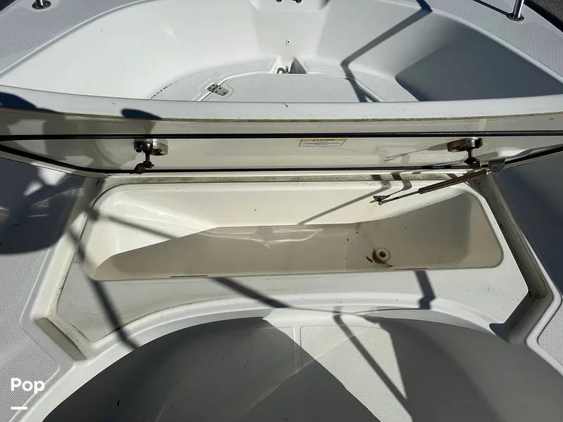 Slide: The Image of Boston Whaler 170 Montauk 2022 - 16207110