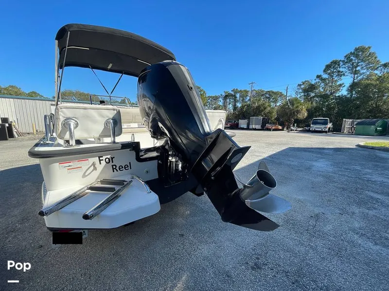 Slide: The Image of Boston Whaler 170 Montauk 2022 - 16207031