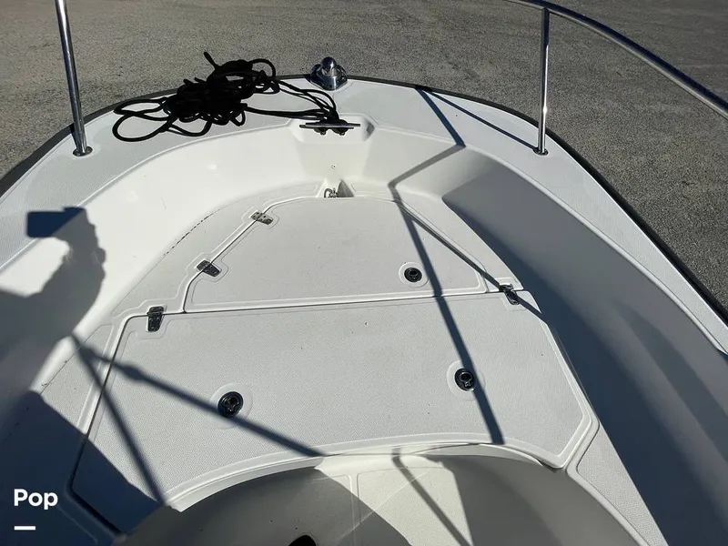 Slide: The Image of Boston Whaler 170 Montauk 2022 - 16207108