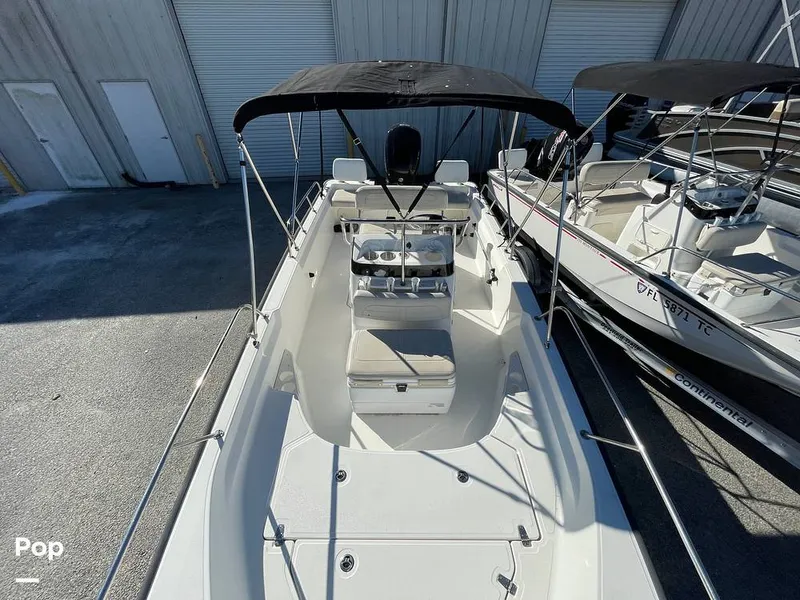 Slide: The Image of Boston Whaler 170 Montauk 2022 - 16207113