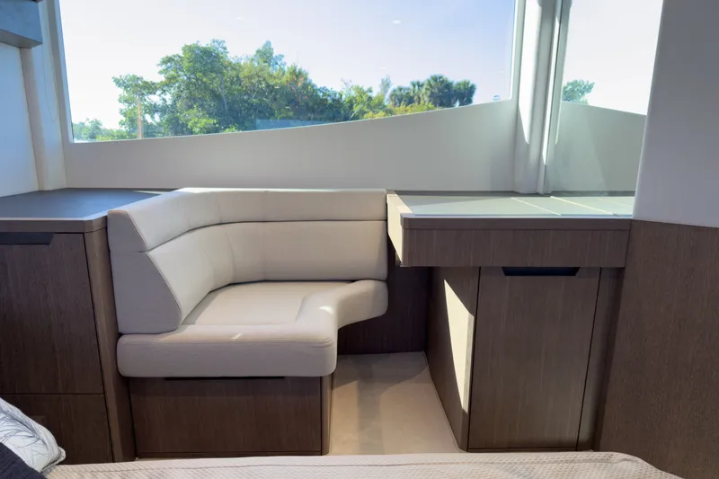 Slide: The Image of Galeon 510 SKY 2022 - 19