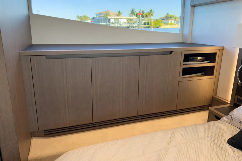 Slide: The Image of Galeon 510 SKY 2022 - 21