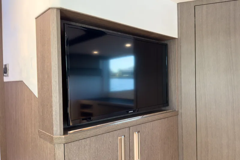 Slide: The Image of Galeon 510 SKY 2022 - 22