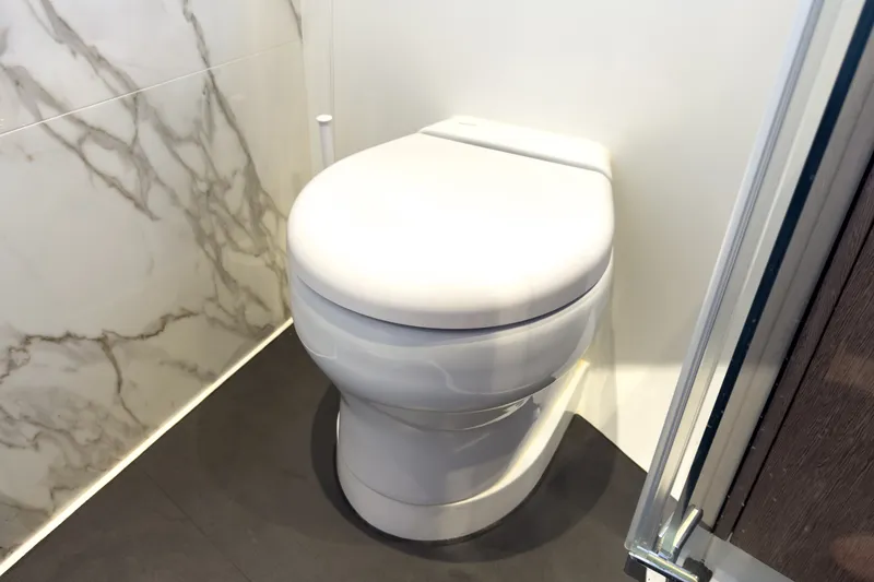 Slide: The Image of Galeon 510 SKY 2022 - 35