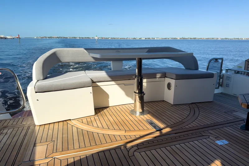 Slide: The Image of Galeon 510 SKY 2022 - 6
