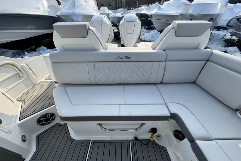 Slide: The Image of Sea Ray SDX 290 Outboard 2026 - 13