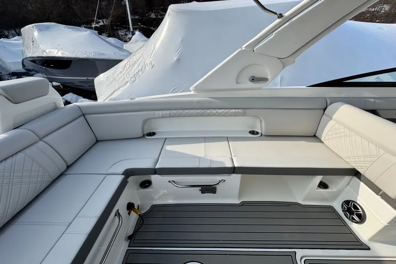 Slide: The Image of Sea Ray SDX 290 Outboard 2026 - 16