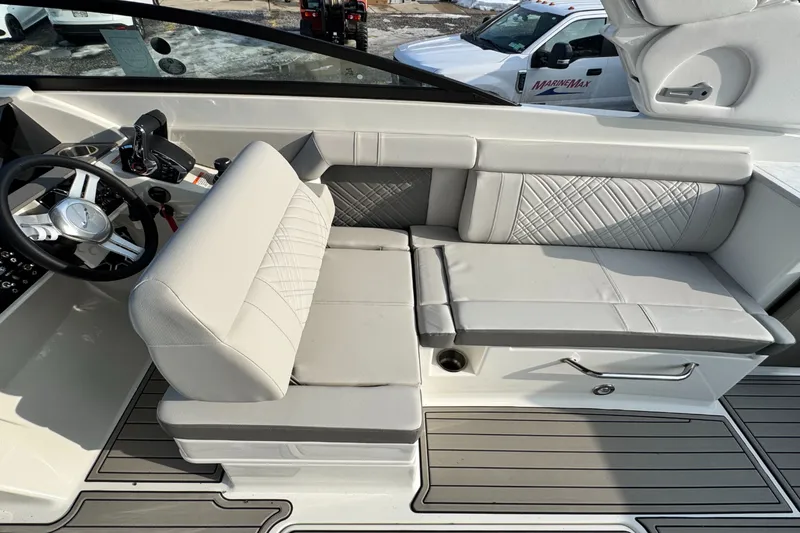 Slide: The Image of Sea Ray SDX 290 Outboard 2026 - 26