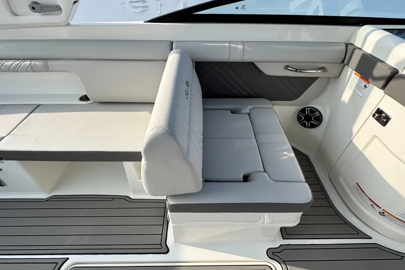 Slide: The Image of Sea Ray SDX 290 Outboard 2026 - 30
