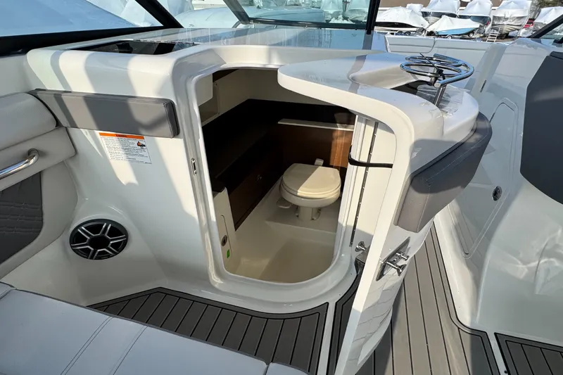 Slide: The Image of Sea Ray SDX 290 Outboard 2026 - 33