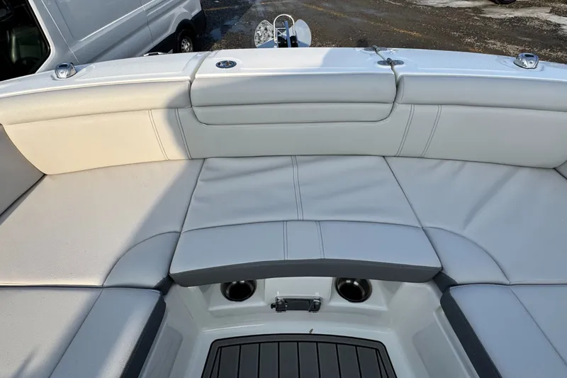 Slide: The Image of Sea Ray SDX 290 Outboard 2026 - 43
