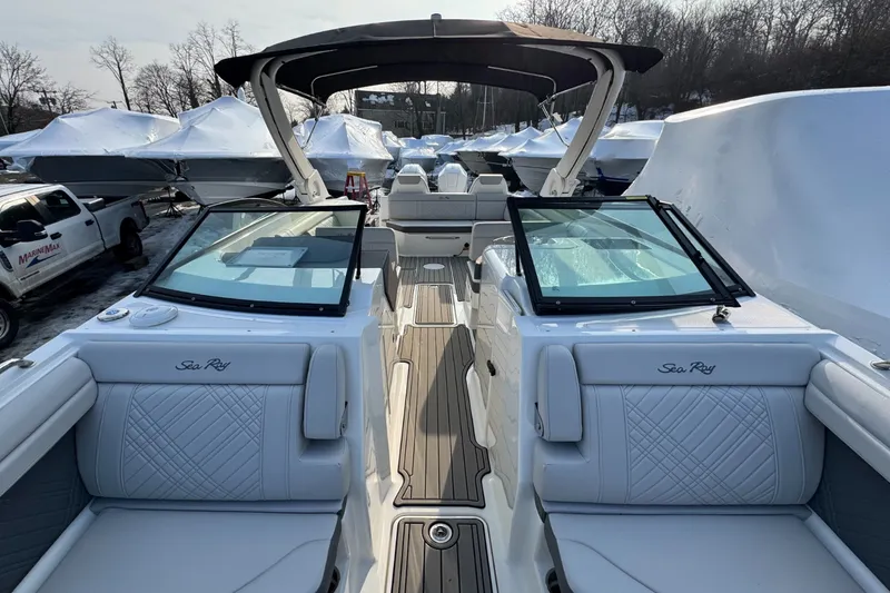 Slide: The Image of Sea Ray SDX 290 Outboard 2026 - 47