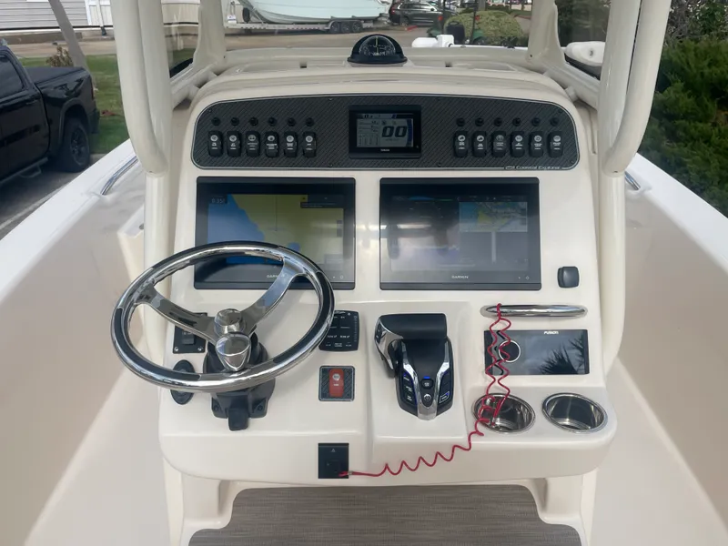 Slide: The Image of Grady-White 251 COASTAL EXPLORER 2025 - 16