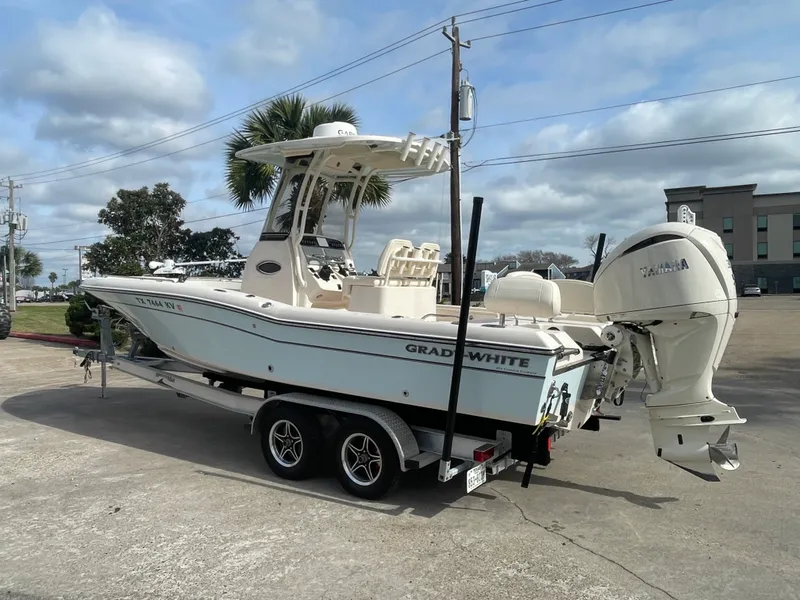 Slide: The Image of Grady-White 251 COASTAL EXPLORER 2025 - 2