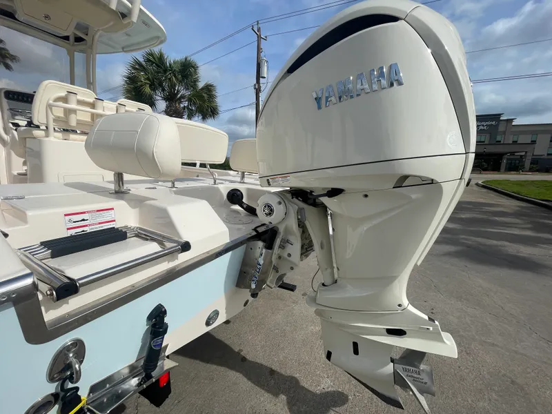 Slide: The Image of Grady-White 251 COASTAL EXPLORER 2025 - 8