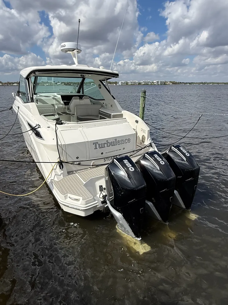 Slide: The Image of Sea Ray 320 SUNDANCER OB 2023 - 6