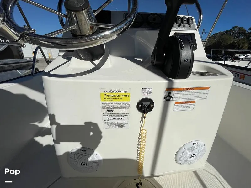 Slide: The Image of Boston Whaler 170 Montauk 2022 - 16207077