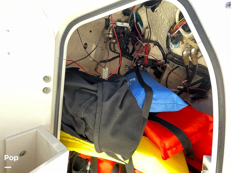 Slide: The Image of Boston Whaler 170 Montauk 2022 - 16207096