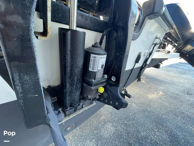 Slide: The Image of Boston Whaler 170 Montauk 2022 - 16207050