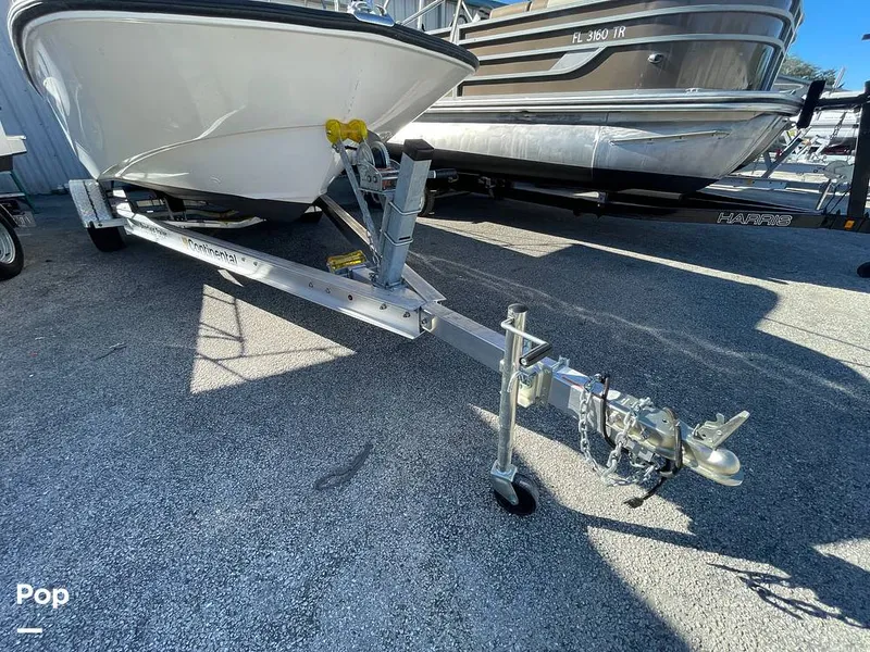 Slide: The Image of Boston Whaler 170 Montauk 2022 - 16207055