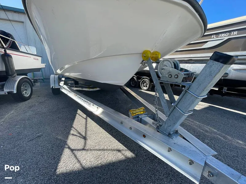 Slide: The Image of Boston Whaler 170 Montauk 2022 - 16207056