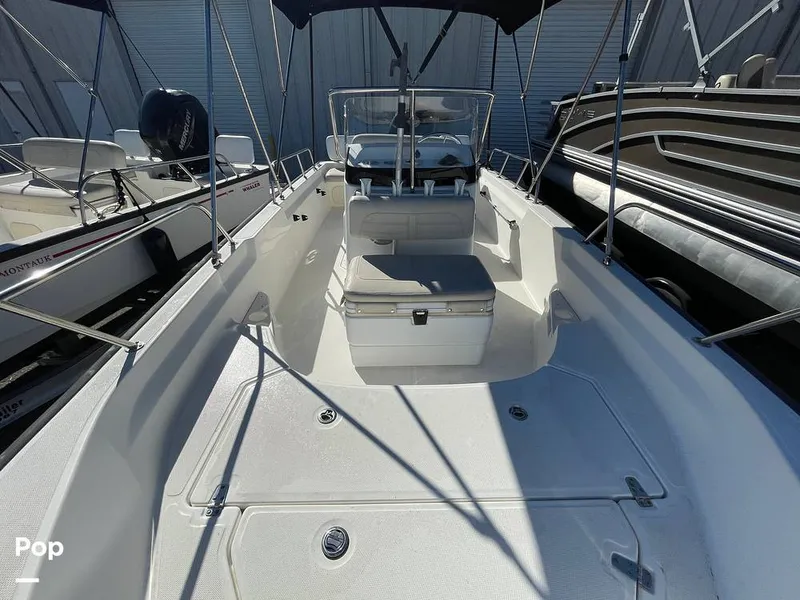 Slide: The Image of Boston Whaler 170 Montauk 2022 - 16207092