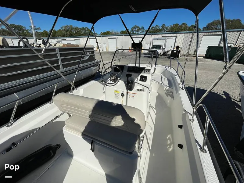 Slide: The Image of Boston Whaler 170 Montauk 2022 - 16207072