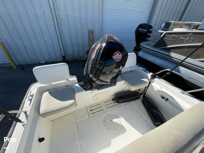 Slide: The Image of Boston Whaler 170 Montauk 2022 - 16207071
