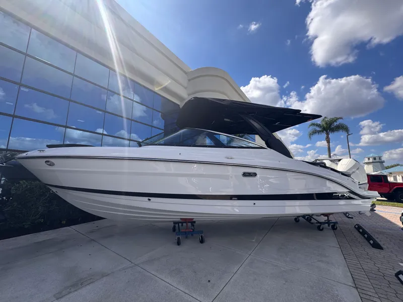 Slide: The Image of Sea Ray SLX 280 Outboard 2026 - 1
