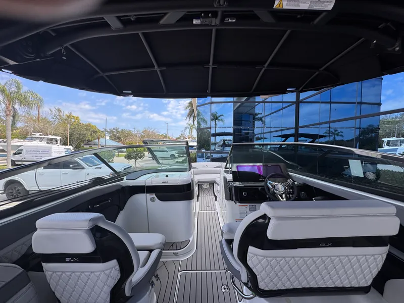 Slide: The Image of Sea Ray SLX 280 Outboard 2026 - 11