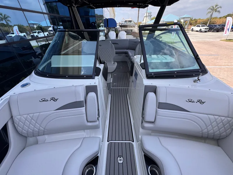 Slide: The Image of Sea Ray SLX 280 Outboard 2026 - 22