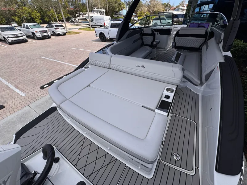 Slide: The Image of Sea Ray SLX 280 Outboard 2026 - 5