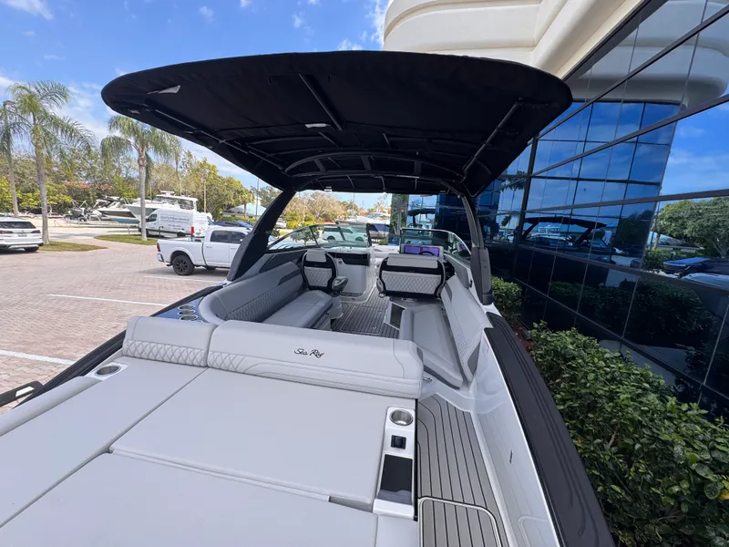 Slide: The Image of Sea Ray SLX 280 Outboard 2026 - 6