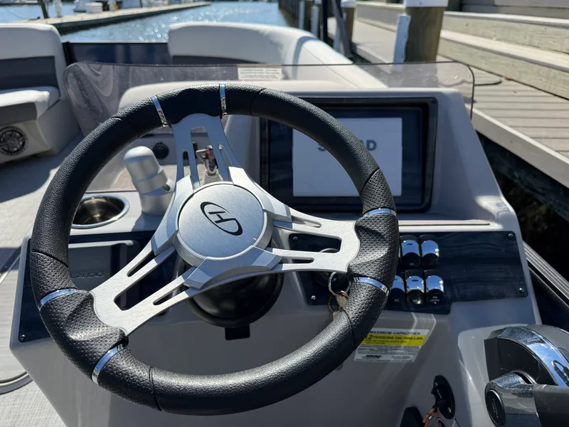 Slide: The Image of Harris 230 CRUISER 2023 - 15